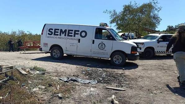 Encuentran a hombre asesinado con mensaje sobre el pecho en la Mazatlán-Culiacán